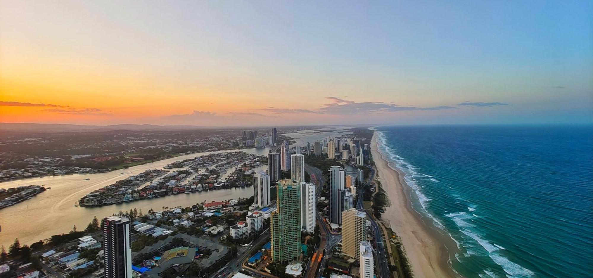 Surfers Paradise New Beachfront Apartments Gold Coast Luaran gambar
